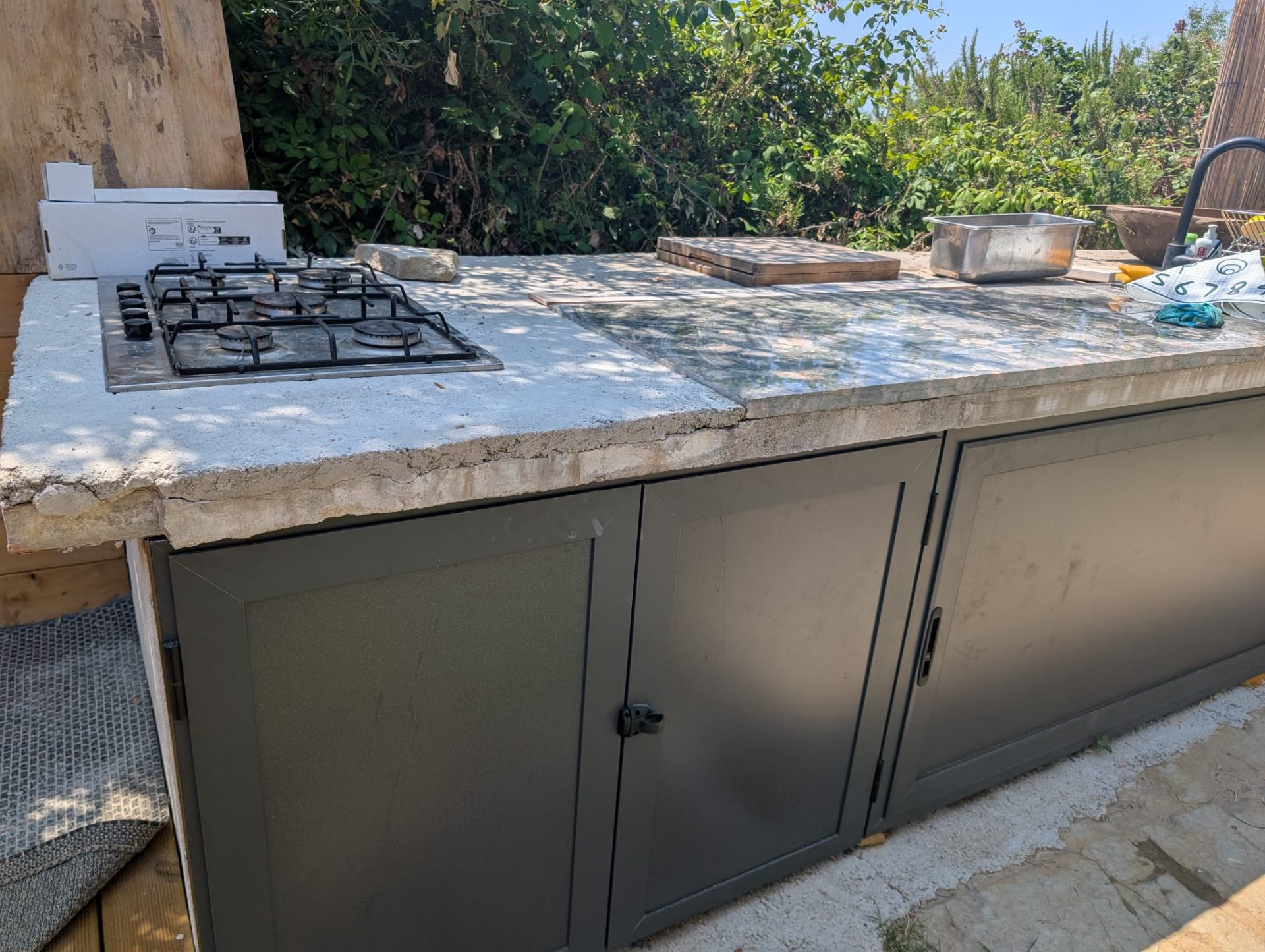 Outdoor kitchen